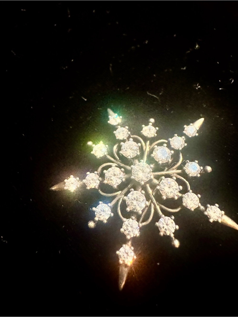 Vintage 925 Silver Snowflake brooch with CZ Clear Crystal accents - Picture 10 of 10